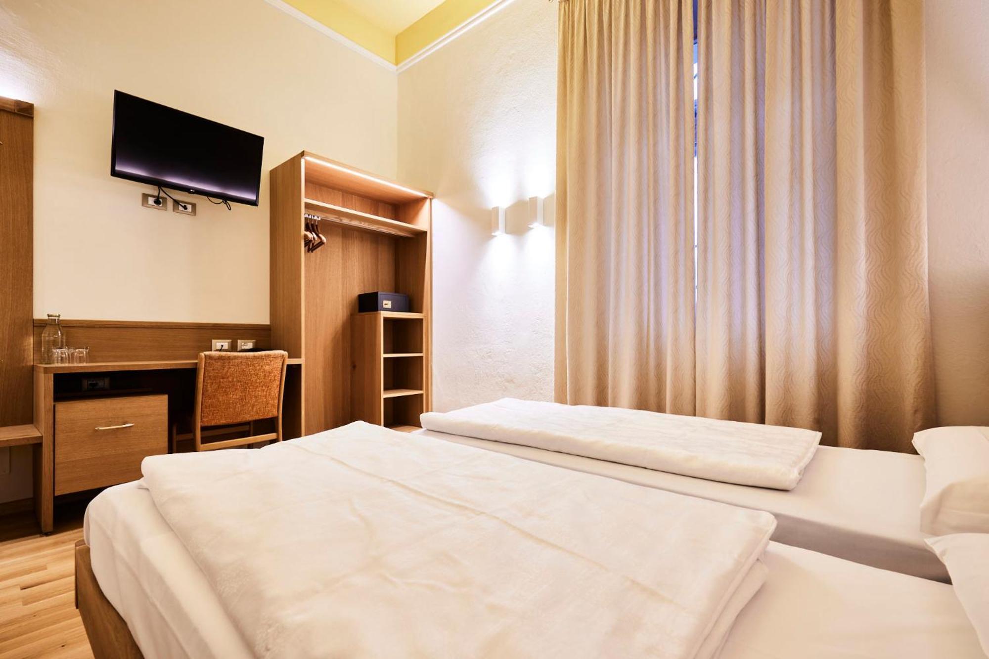 Jarolim Hotel